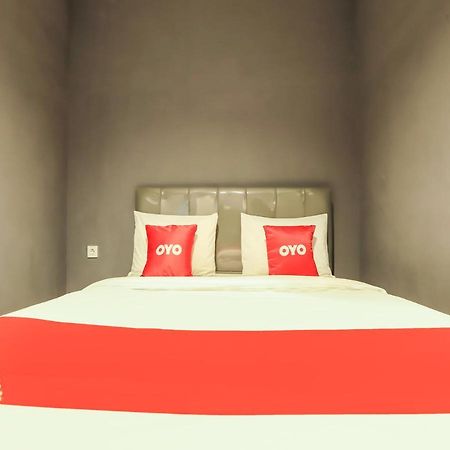 OYO 3492 Mandala Residence Medan Bagian luar foto