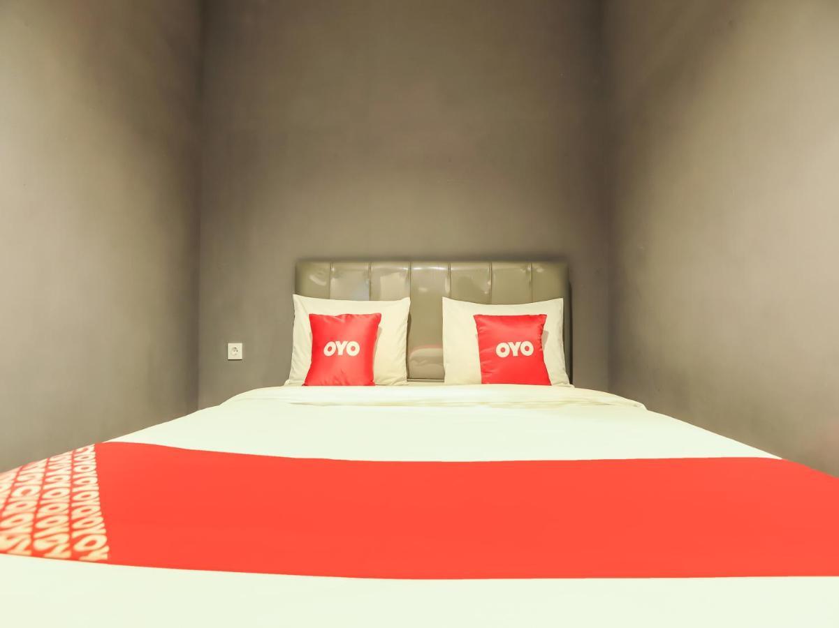 OYO 3492 Mandala Residence Medan Bagian luar foto