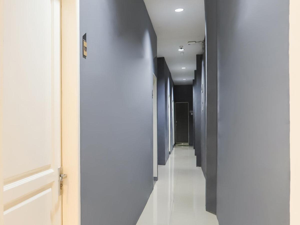 OYO 3492 Mandala Residence Medan Bagian luar foto