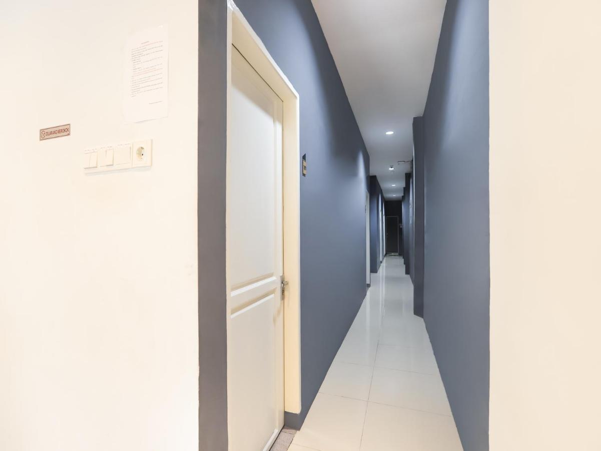 OYO 3492 Mandala Residence Medan Bagian luar foto