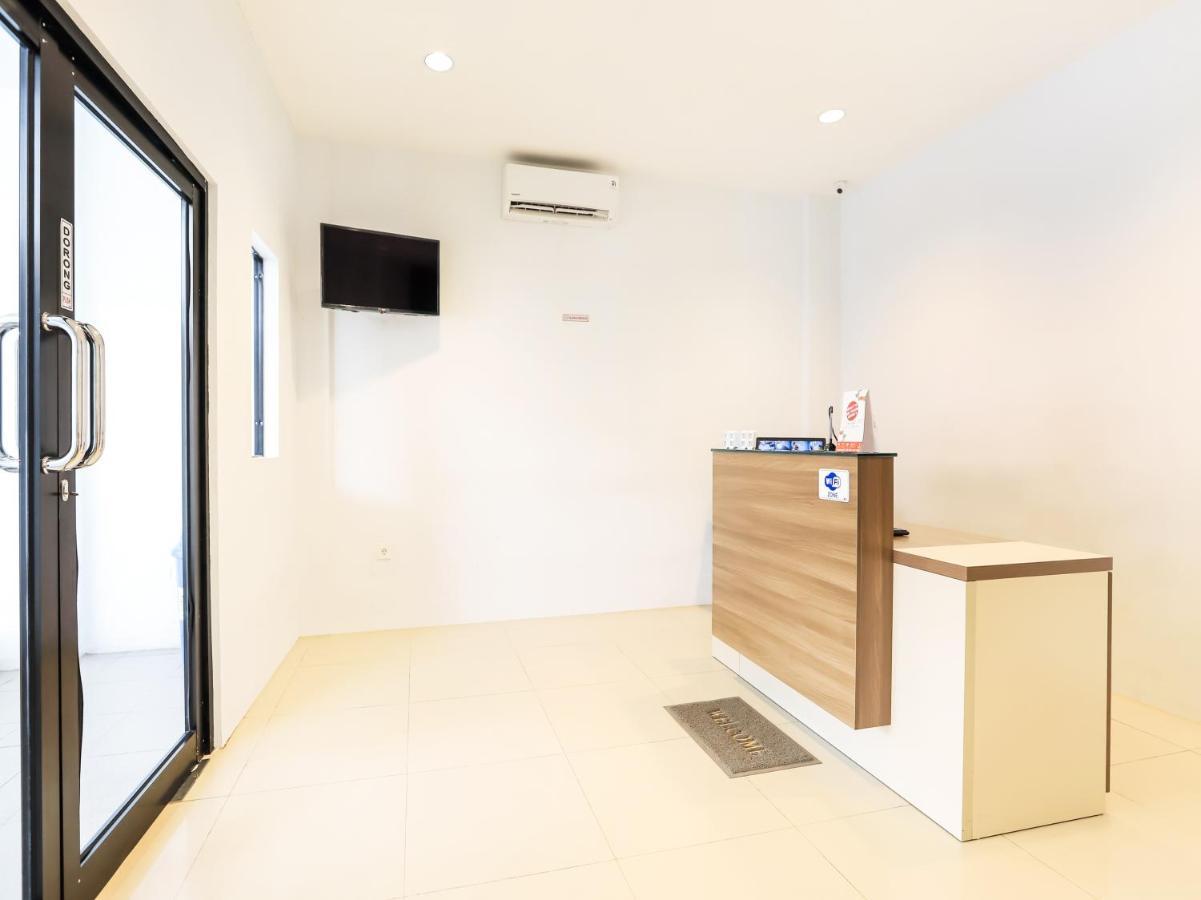 OYO 3492 Mandala Residence Medan Bagian luar foto