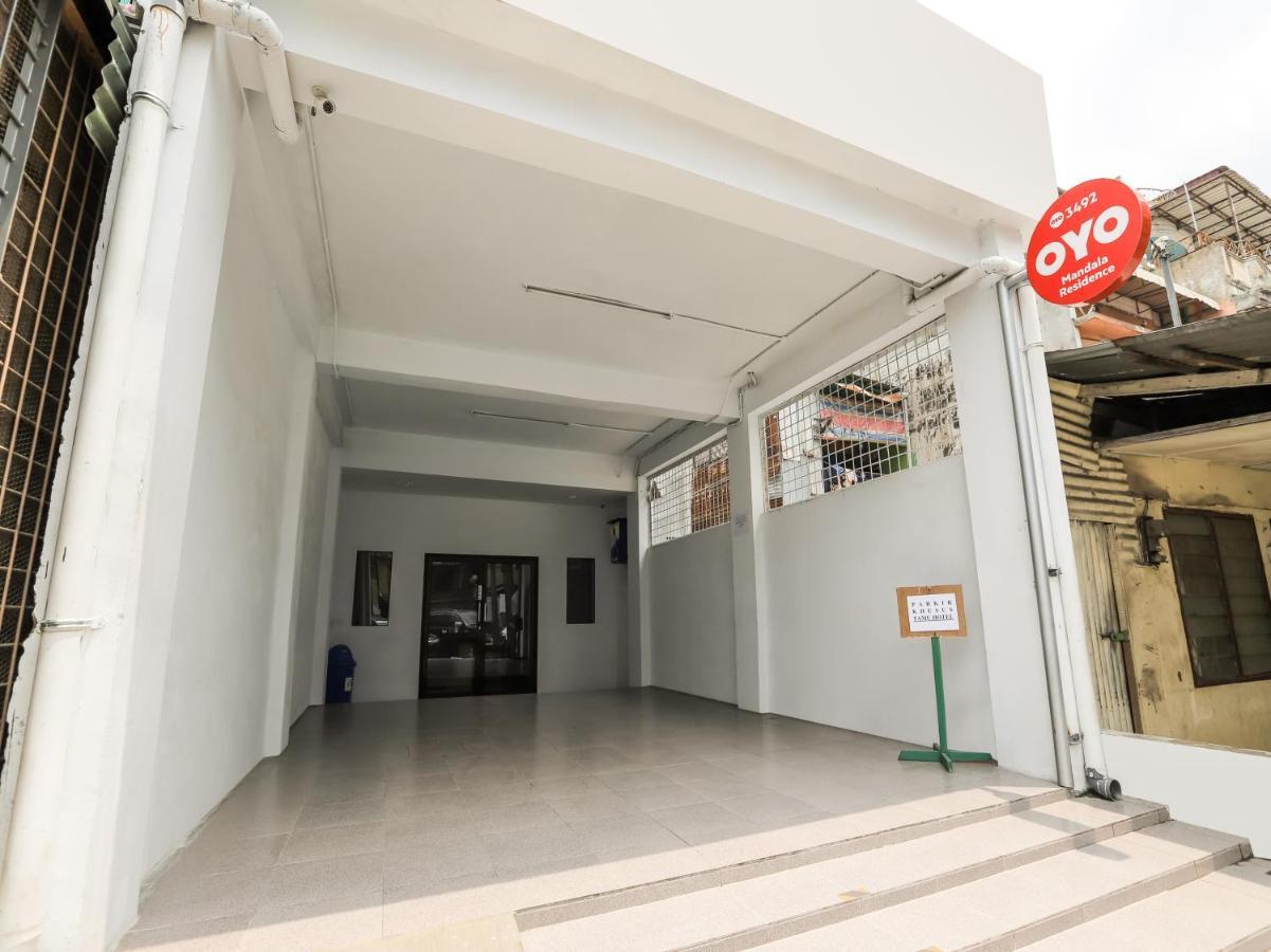 OYO 3492 Mandala Residence Medan Bagian luar foto